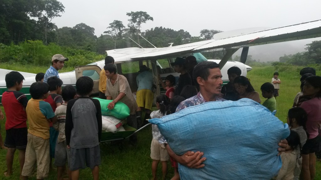 Mano a Mano plane arriving in Oromomo with food and supplies for flood relief in early 2014.