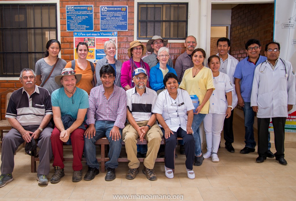 Lindsay Emi (top left) with Mano a Mano's "Beyond Sustainability" travel group in Omereque, Bolivia, March 2017.