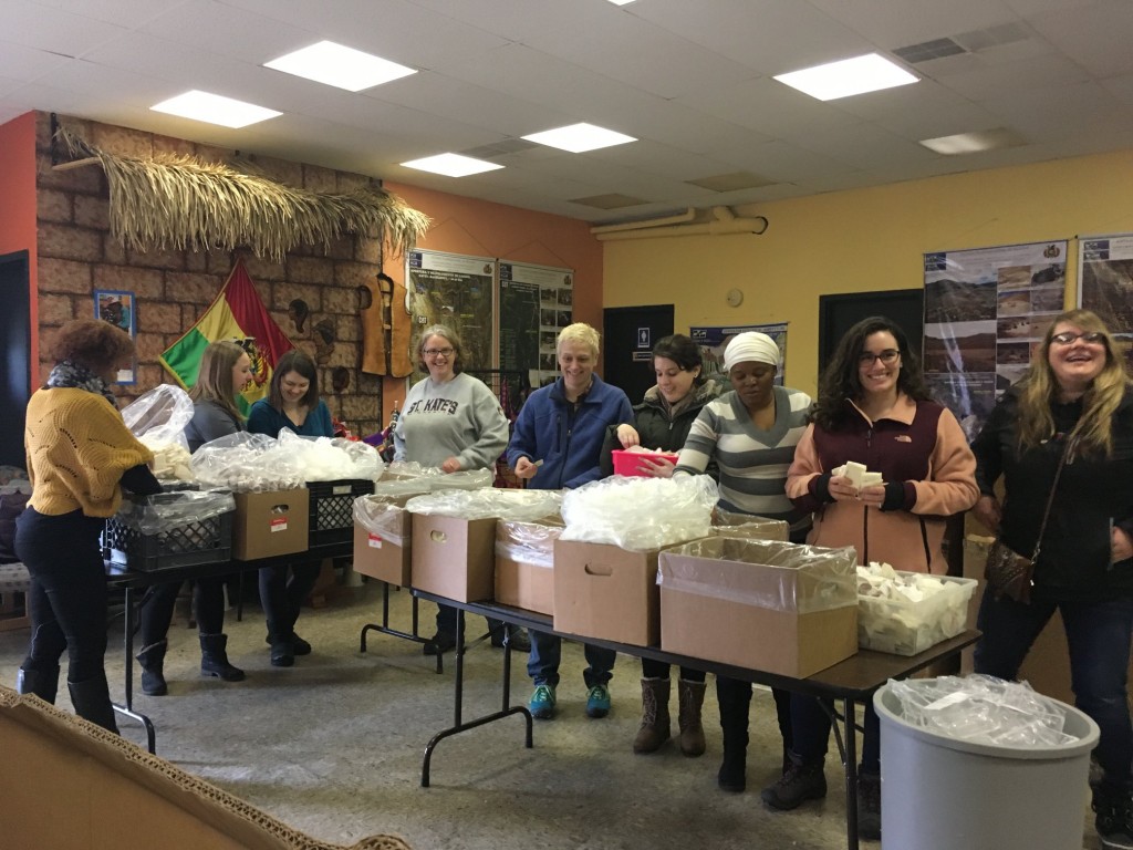 Thanks to everyone that stopped by in late January to help sort donated wound care supplies at Mano a Mano! Over 5 days, 31 people sorted 473 pounds of wound care supplies and 490 pounds of gloves.