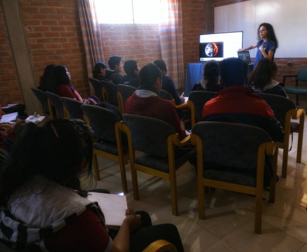 Students and teachers from Sacabamba participating in an agricultural training workshop with Mano a Mano, August 28, 2018.